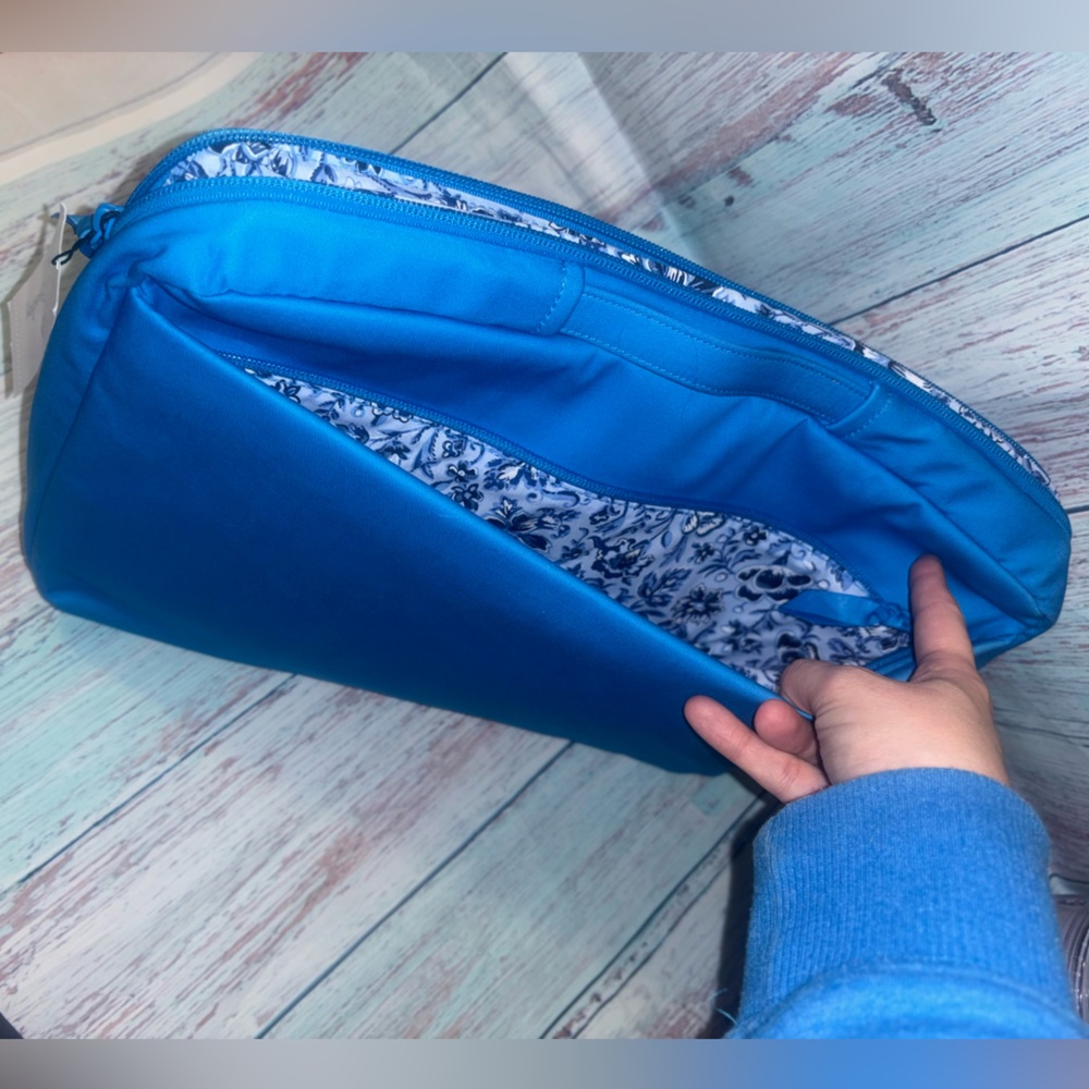 NWT Vera Bradley Laptop Organizer Sleeve Case Blue Aster Print